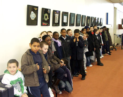 kids at exhibition